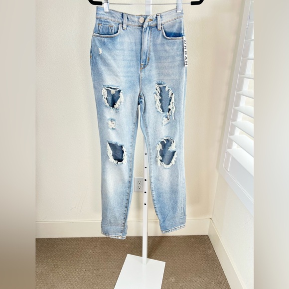 BDG Mom high-rise distressed jeans jeans. Size 25. Retails $69 NWT. - Picture 16 of 17